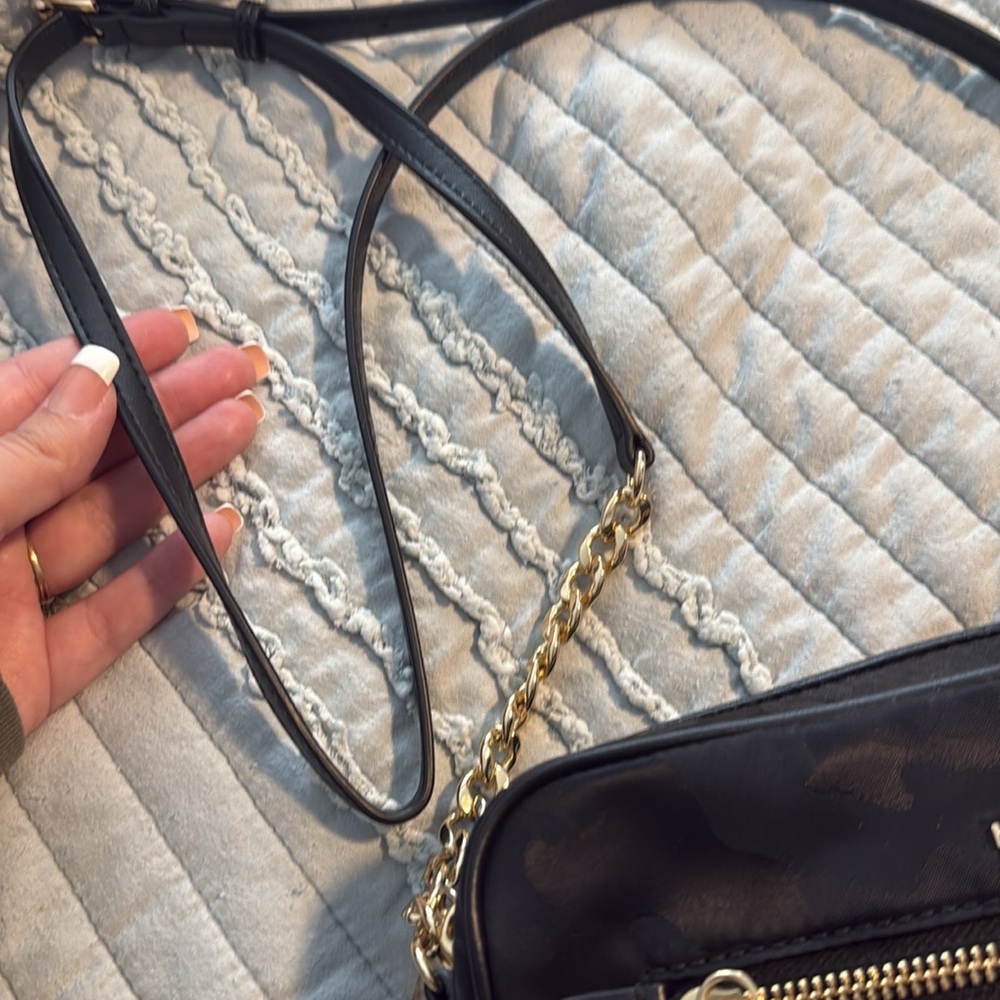 Michael Kors Crossbody - Picture 2 of 6